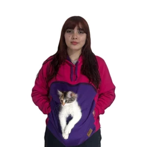 Polerón porta mascota con bolsillo frontal para transportar perros o gatos pequeños sobre fondo blanco.
