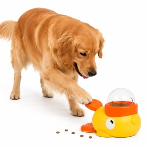 Juguete interactivo dispensador de alimentos para perros sobre fondo blanco, diseñado para estimular el juego y la alimentación.